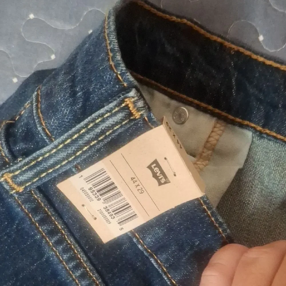 Levi's 505 Men's Dark Blue Straight Leg Jeans size 44 x 29 NWT